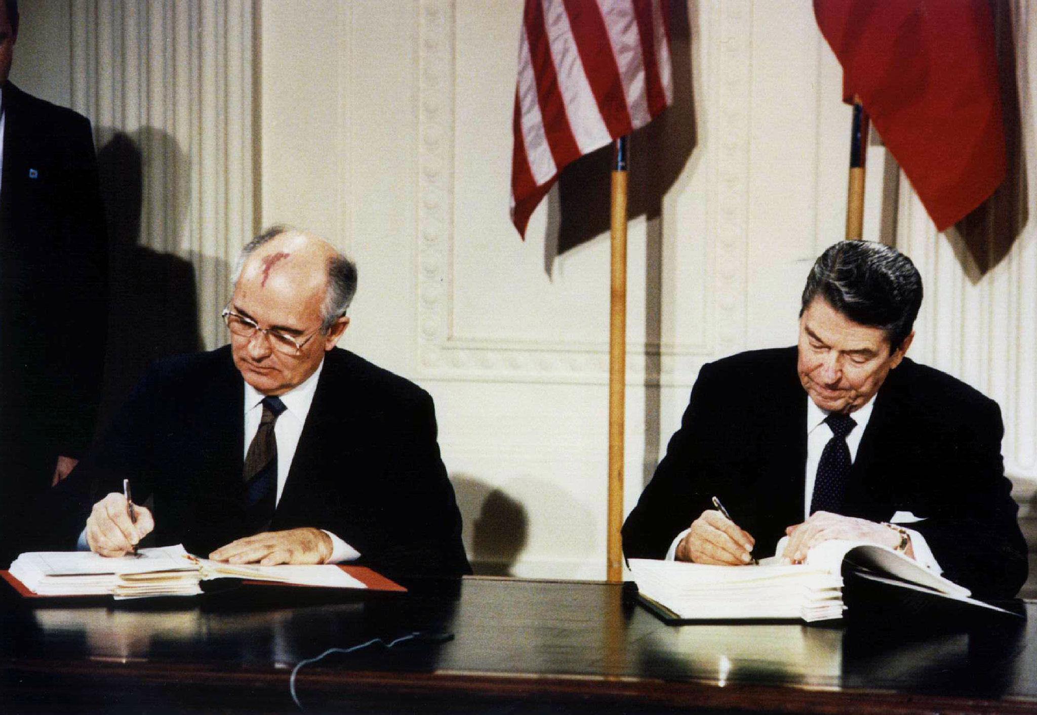 Reagan et Gorbatchev
