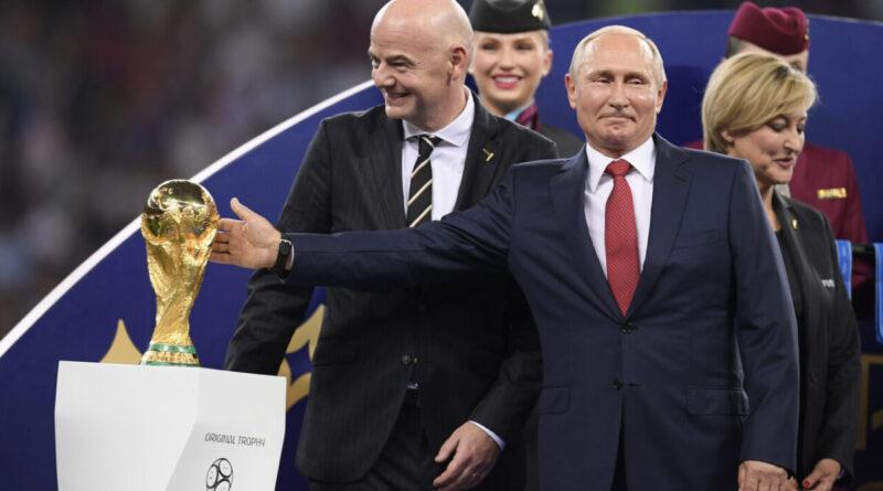 Gianni Infantino tenterait-t-il de faire réhabiliter la Russie sur la scène du football mondial ?