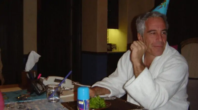 « Quand on parle de pizza, de fromage et de hot-dogs dans les dossiers Epstein, on parle en réalité d’enfants et de bébés tués et maltraités.»