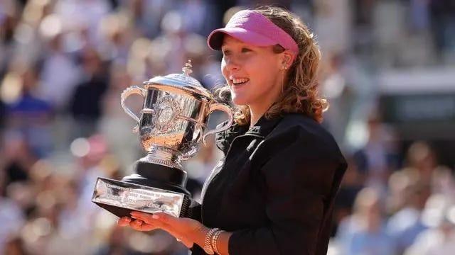 Victorieuse à Roland-Garros, comment Mirra Andreeva a rendu fier le peuple russe !